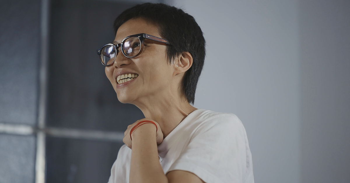 專訪余靜萍：如果不願意認識自己，打燈修片啊，也不會變好